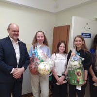 Dzień dziecka życzenia Burmistrza Zatora Mariusza Makucha dla najmłodszych