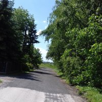 Rozpoczęcie modernizacji nawierzchni ul. Hallera w Zatorze, na dł. ok. 390 mb, emulsją i grysem kamiennym. Wartość zadania  27.552,00 zł.